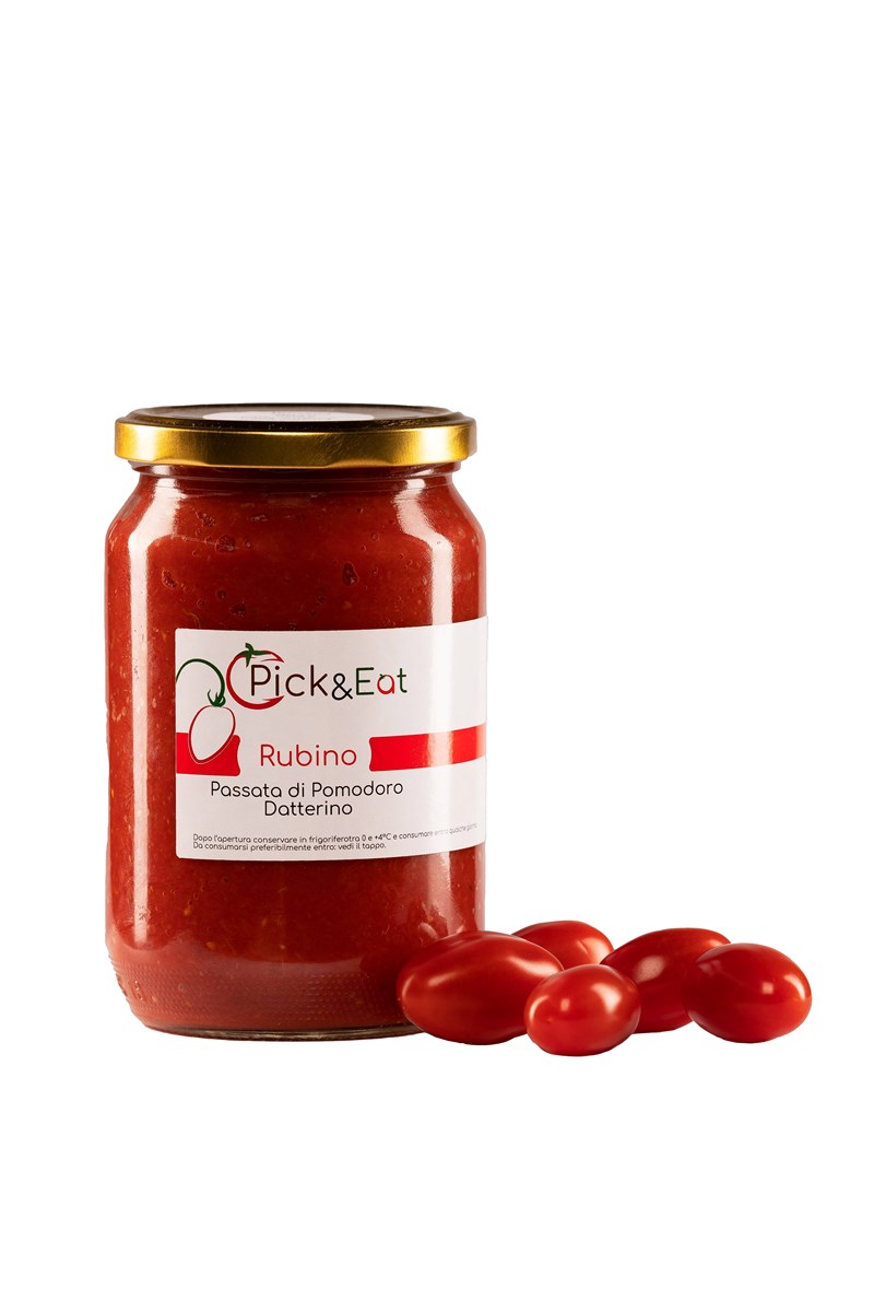 Jar of datterino tomato passata